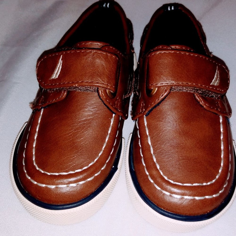 NAUTICA LITTLE RIVER BOAT SHOES KIDS SIZE 5